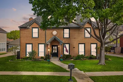 824 Lochmoor Lane, Highland Village, TX 75077 - Photo 2