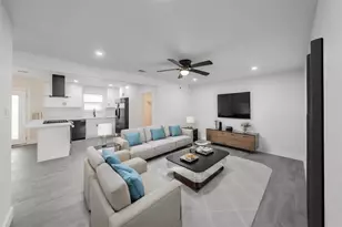 10455 Allegheny Dr, Dallas, TX 75229 - Photo 32