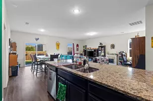 2360 Timber Creek Dr, Glenn Heights, TX 75154 - Photo 6