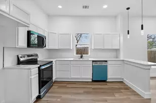 2307 Refugio Ave, Fort Worth, TX 76164 - Photo 8