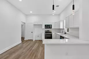 2307 Refugio Ave, Fort Worth, TX 76164 - Photo 4