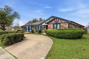 525 Candlewood Ln, Garland, TX 75041 - Photo 1