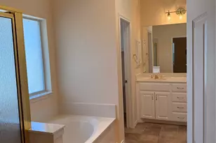 8805 Rolling Springs Ct, Fort Worth, TX 76120 - Photo 10