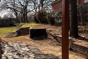 8805 Rolling Springs Ct, Fort Worth, TX 76120 - Photo 16