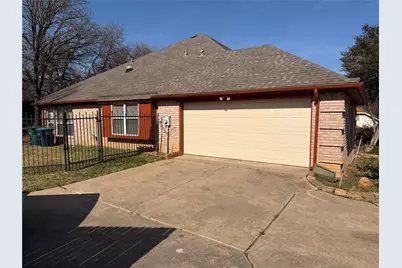 8805 Rolling Springs Court, Fort Worth, TX 76120 - Photo 18