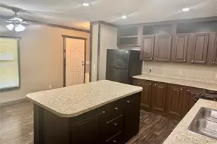 934 Tiffany St, Reno, TX 76020 - Photo 4