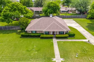2810 N Haven Dr, Corinth, TX 76210 - Photo 2