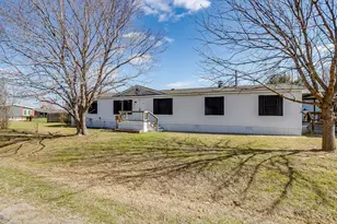646 Whisper View Cir, Granbury, TX 76049 - Photo 2