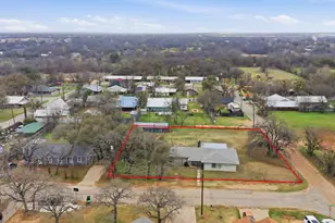 609 E Broadway St, Stephenville, TX 76401 - Photo 1