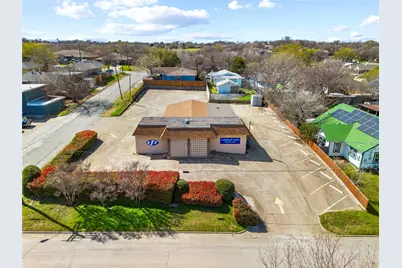 601 10th Street, Grand Prairie, TX 75050 - Photo 1