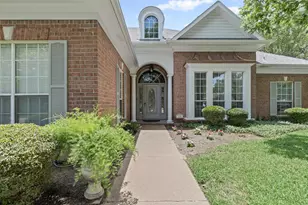 1104 Cherrywood Dr, Cleburne, TX 76033 - Photo 4