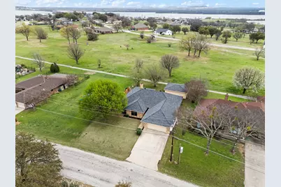 139 Runaway Bay Drive, Runaway Bay, TX 76426 - Photo 30