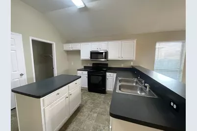 1304 Meadowbrook Lane, Crowley, TX 76036 - Photo 6