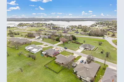 240 Half Moon Way, Runaway Bay, TX 76426 - Photo 28