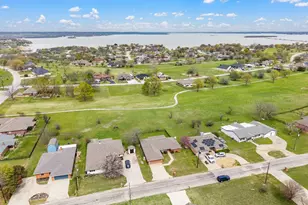 240 Half Moon Way, Runaway Bay, TX 76426 - Photo 30