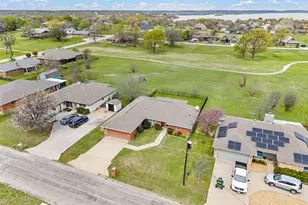 240 Half Moon Way, Runaway Bay, TX 76426 - Photo 32