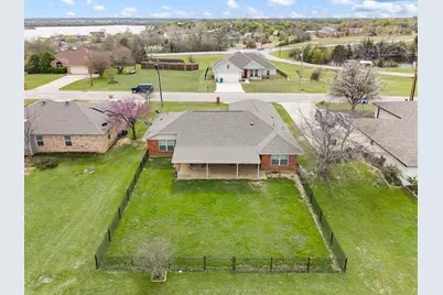 240 Half Moon Way, Runaway Bay, TX 76426 - Photo 26