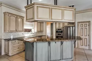 910 Saddlebrook Dr, Colleyville, TX 76034 - Photo 14