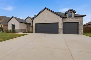 709 Allison Dr, Van Alstyne, TX 75495 - Photo 1
