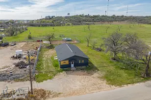 105 N Dairy St, Breckenridge, TX 76424 - Photo 28