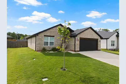 103 St. James, Mt Pleasant, TX 75455 - Photo 2