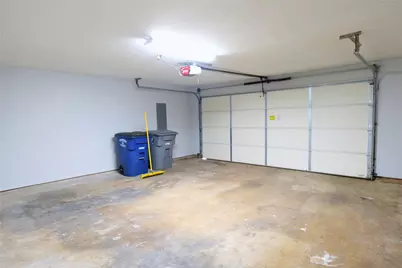 7137 Hunnicut Road, Dallas, TX 75227 - Photo 14