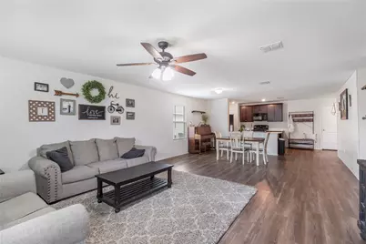 452 Falling Star Drive, Fort Worth, TX 76052 - Photo 4