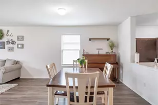 452 Falling Star Dr, Fort Worth, TX 76052 - Photo 10