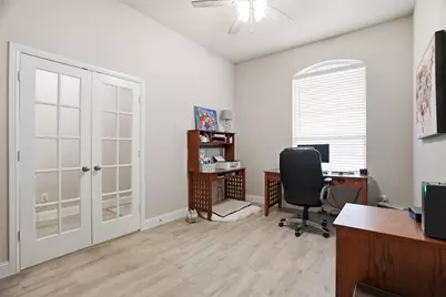 136 Colonial Drive, Joshua, TX 76058 - Photo 6