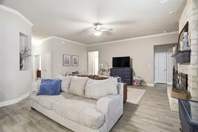 136 Colonial Drive, Joshua, TX 76058 - Photo 10