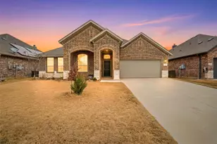 136 Colonial Dr, Joshua, TX 76058 - Photo 1