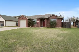 608 Mesquite Dr, Rio Vista, TX 76093 - Photo 2