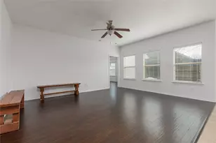 2300 Castle Creek Dr, Little Elm, TX 75068 - Photo 6