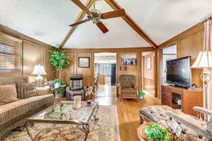 621 San Juan Ct, Irving, TX 75062 - Photo 10