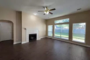 317 Oak Meadow Ln, Cedar Hill, TX 75104 - Photo 4