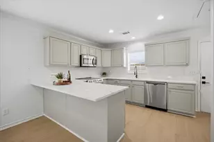 709 Sherman St, Rockwall, TX 75087 - Photo 2