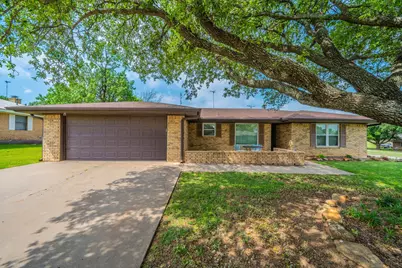 1300 Austin Street, Bowie, TX 76230 - Photo 1