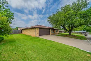 1300 Austin St, Bowie, TX 76230 - Photo 20