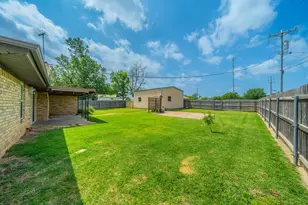1300 Austin St, Bowie, TX 76230 - Photo 22
