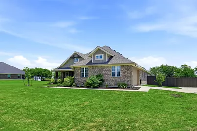 5013 Diamond Drive, Sanger, TX 76266 - Photo 6