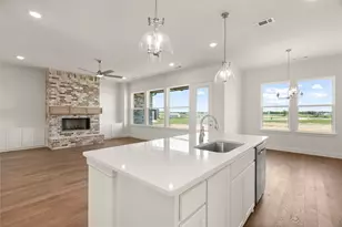 108 Emma Ct, Decatur, TX 76234 - Photo 14