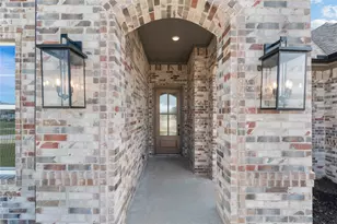 108 Emma Ct, Decatur, TX 76234 - Photo 2