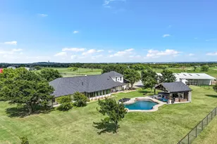 2701 Hulen St, Burleson, TX 76028 - Photo 2