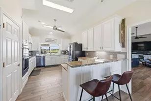 2701 Hulen St, Burleson, TX 76028 - Photo 12