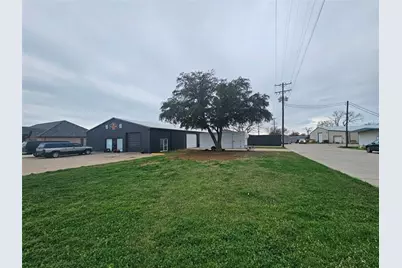 901 McDonald Drive E, Pilot Point, TX 76258 - Photo 1