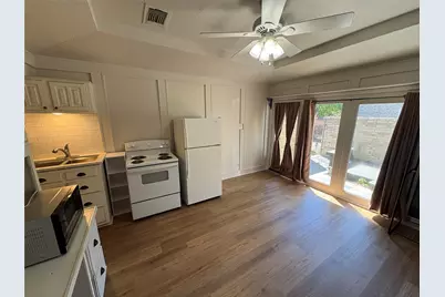 900 N Austin Street, Denton, TX 76201 - Photo 2