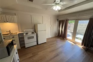 900 N Austin St, Denton, TX 76201 - Photo 2