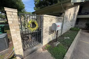900 N Austin St, Denton, TX 76201 - Photo 1