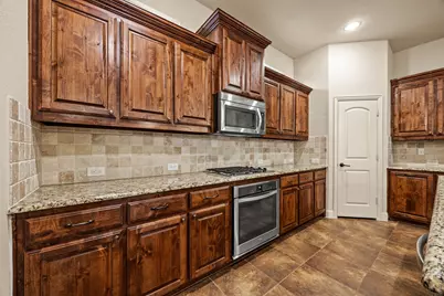 6913 Bobwhite Drive, North Richland Hills, TX 76182 - Photo 10