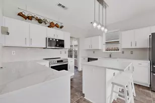 812 Windswept Dr, Cedar Hill, TX 75104 - Photo 2